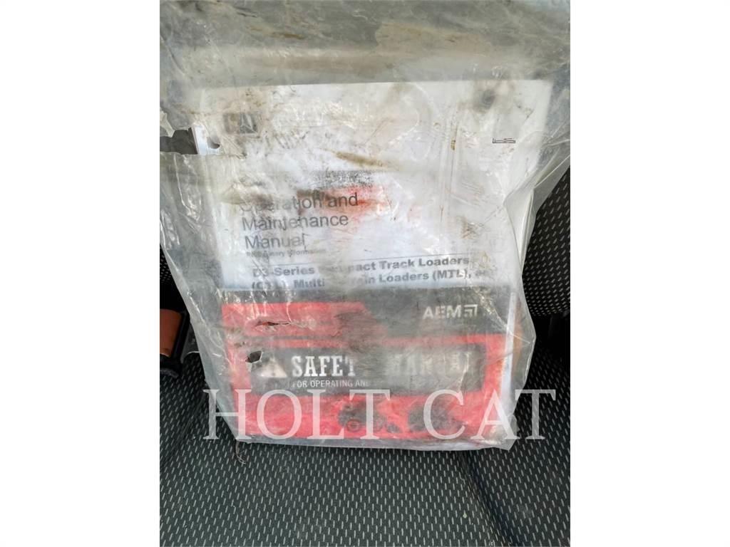 CAT 272D3  스키드로더