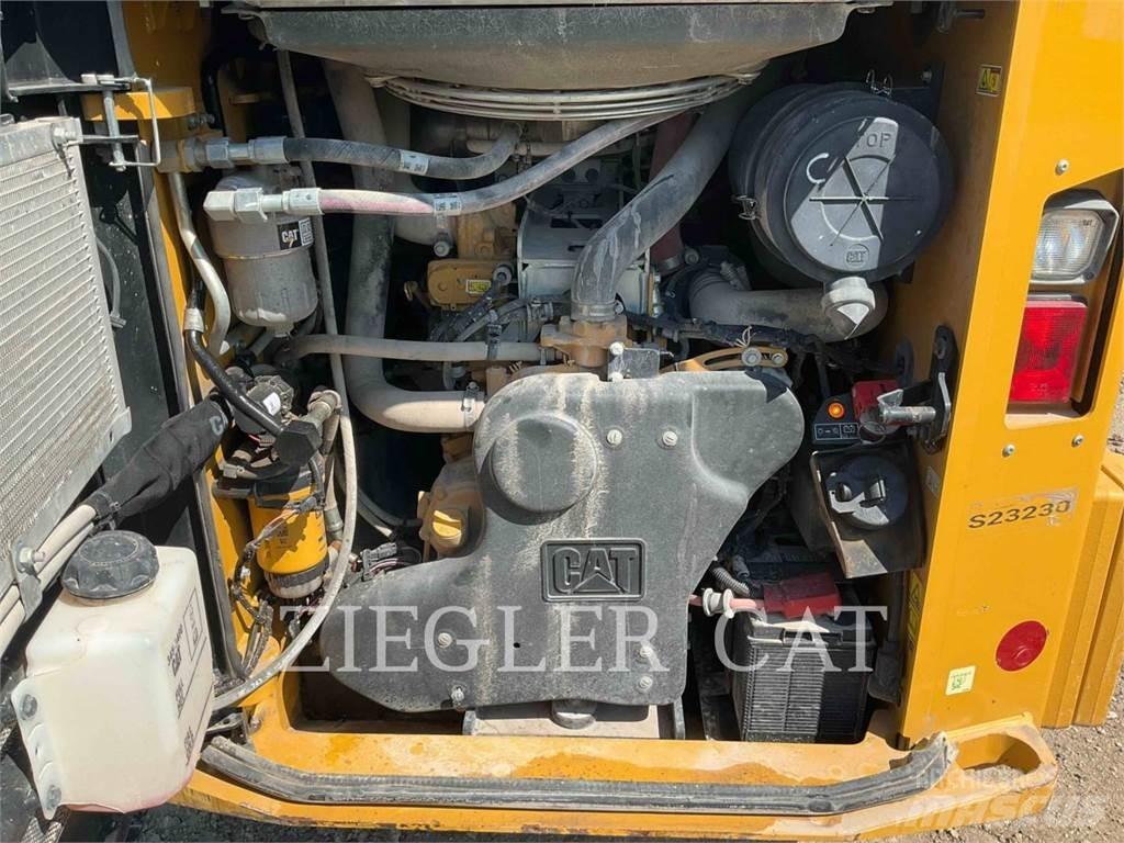 CAT 272D3  스키드로더