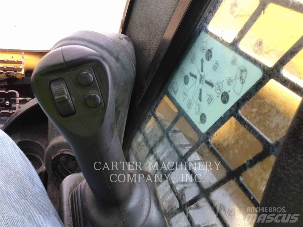 CAT 272D3  스키드로더