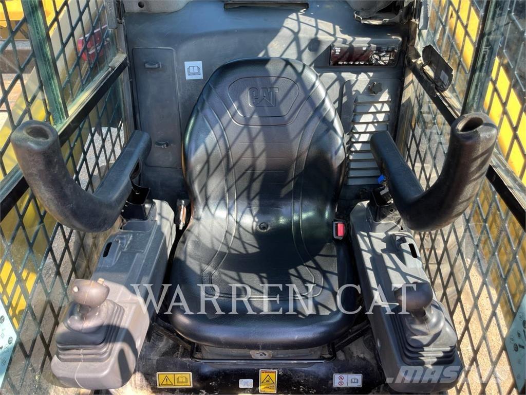 CAT 272D3 C3H1  스키드로더