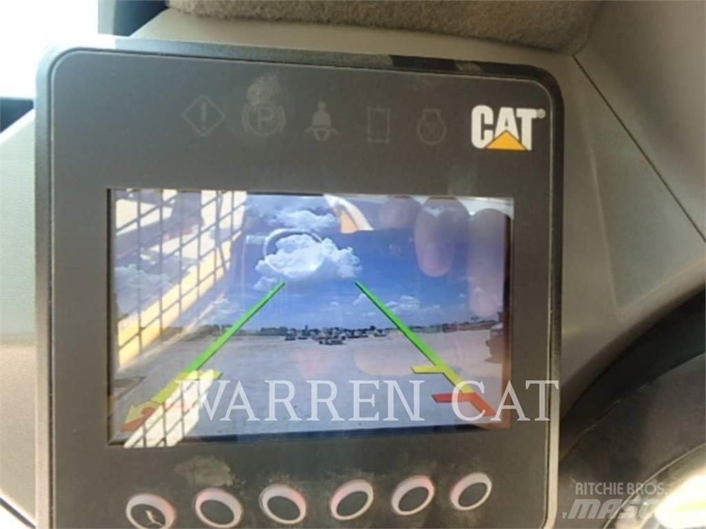 CAT 272D3 C3H2  스키드로더