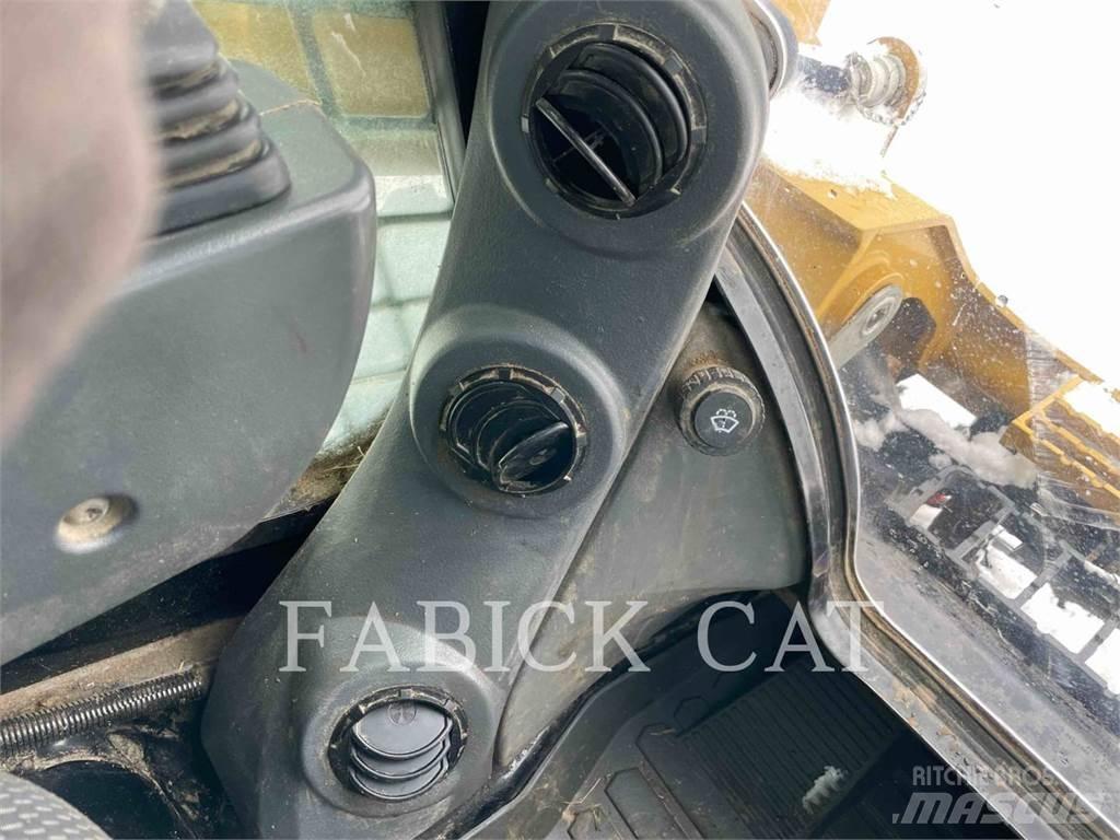 CAT 272D3 C3H3  스키드로더