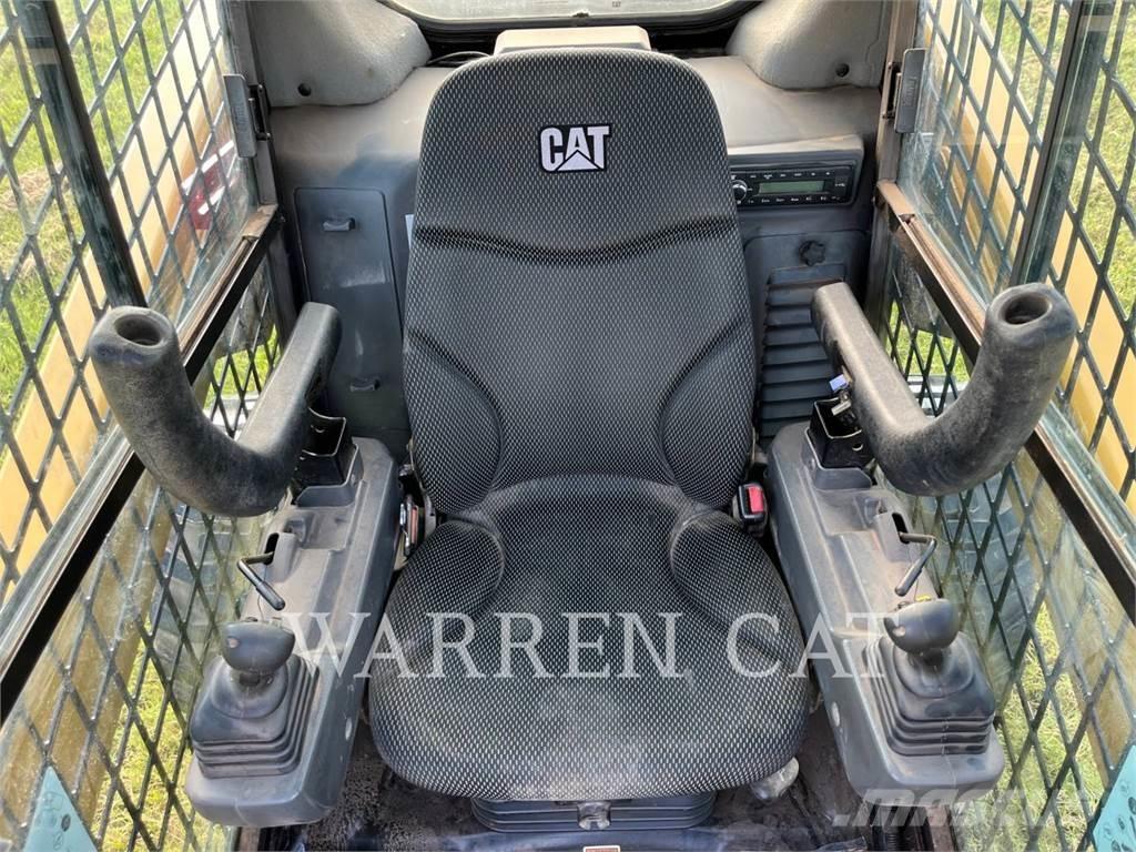 CAT 272D3 C3H3  스키드로더