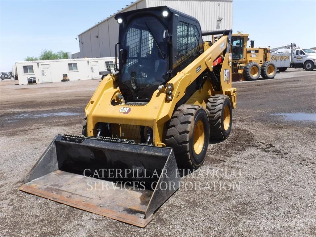 CAT 272D3HF  스키드로더