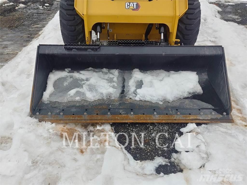CAT 272D3XE  스키드로더