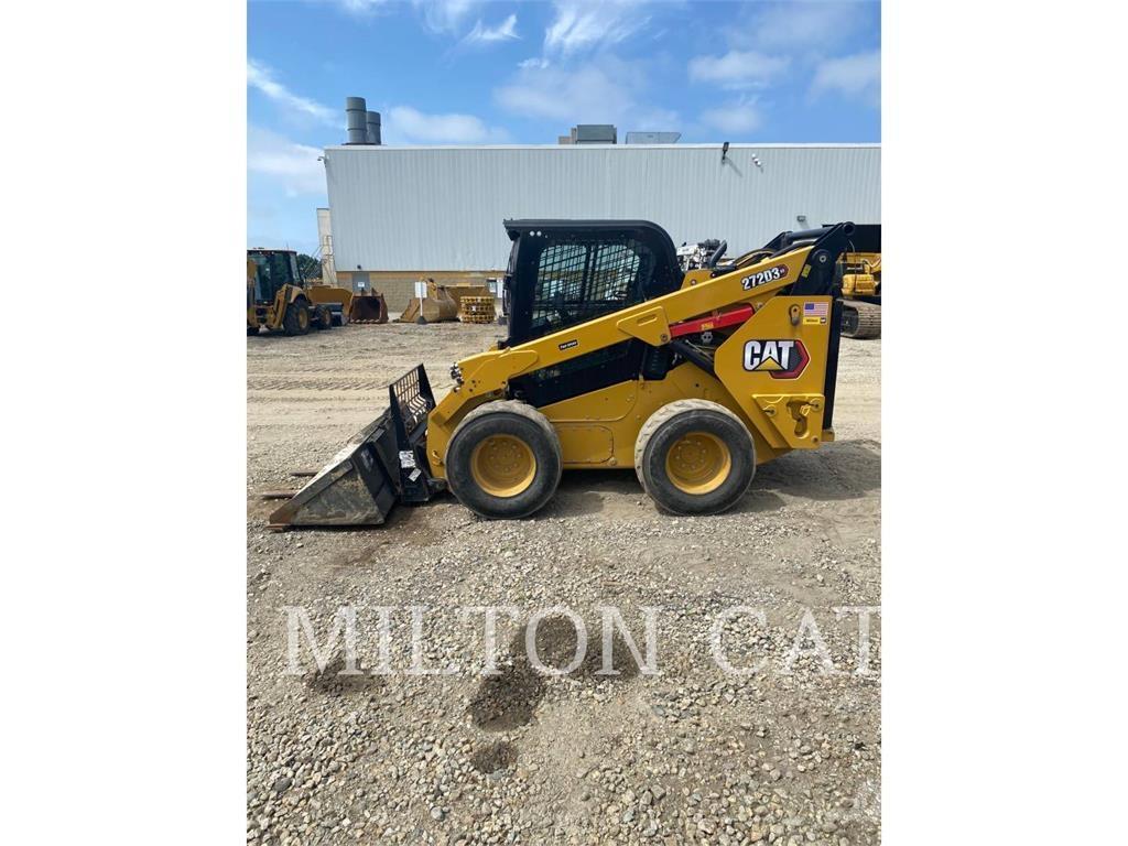 CAT 272D3XE  스키드로더