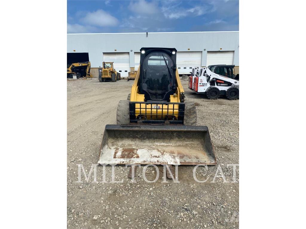CAT 272D3XE  스키드로더