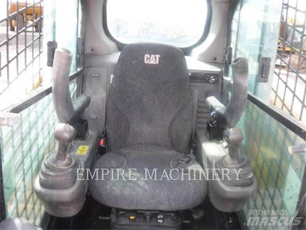 CAT 279D  스키드로더