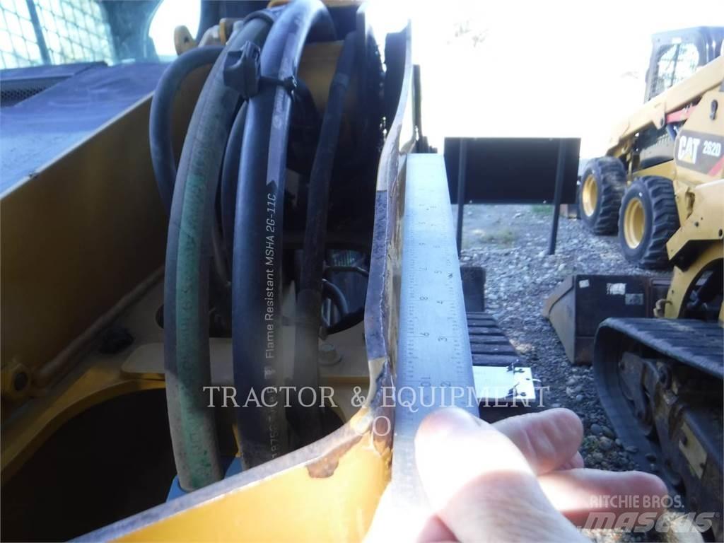 CAT 279D H2CB  스키드로더
