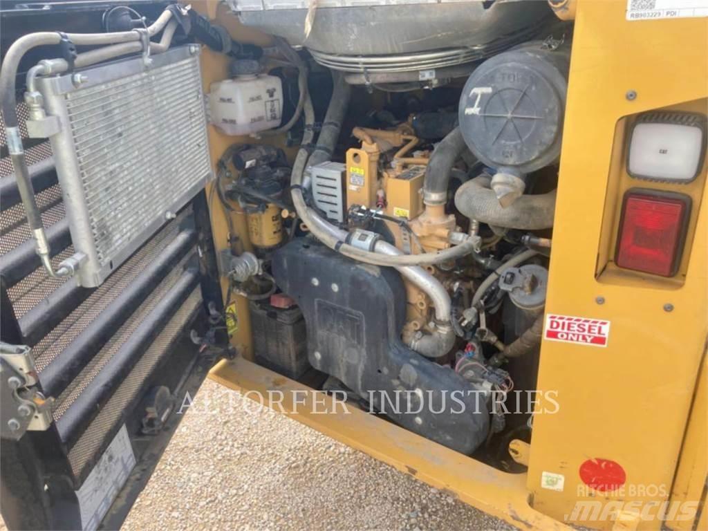 CAT 279D3  스키드로더