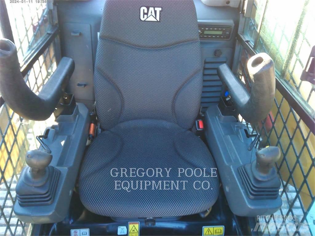 CAT 279D3 궤도식 로우더