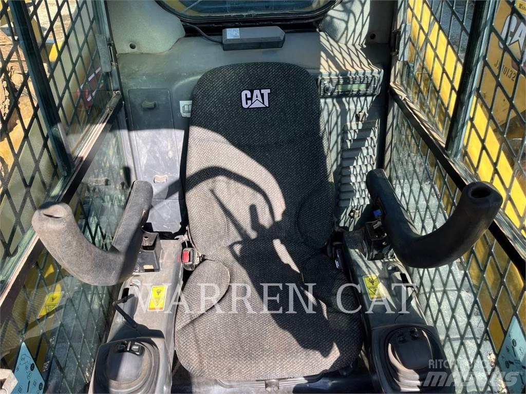 CAT 299D2 궤도식 로우더