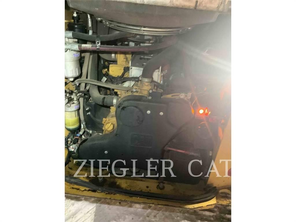 CAT 299D2 궤도식 로우더