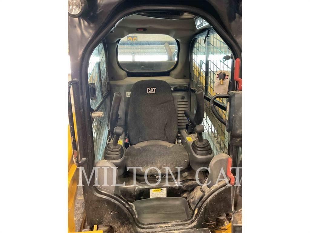 CAT 299D2 궤도식 로우더
