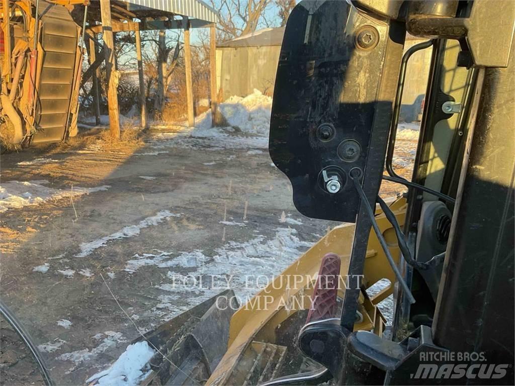 CAT 299D3 궤도식 로우더