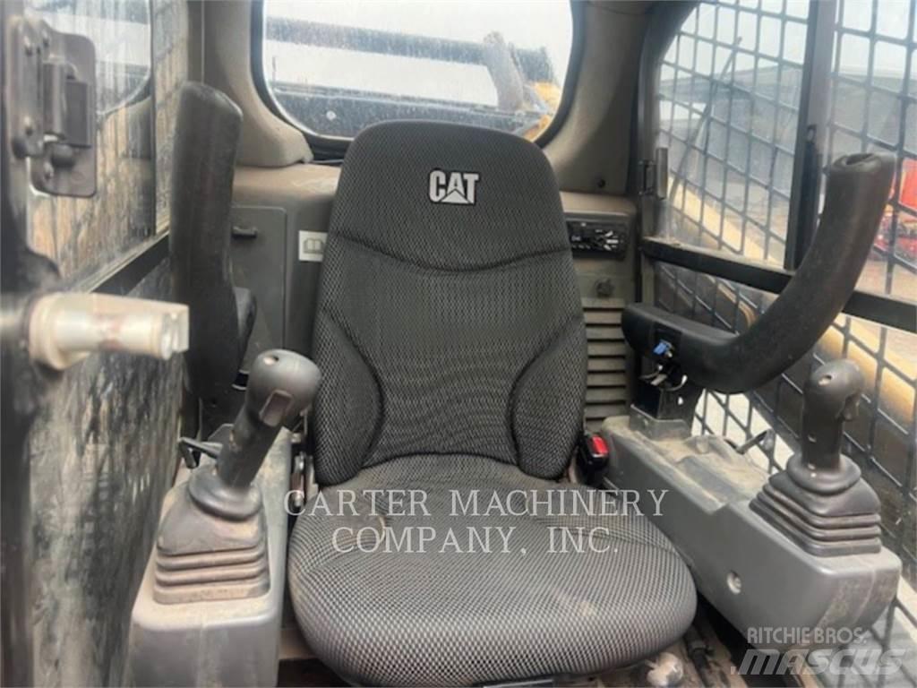 CAT 299D3 궤도식 로우더