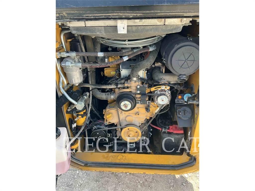 CAT 299D3 궤도식 로우더