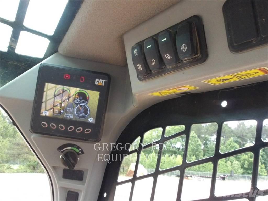 CAT 299D3 궤도식 로우더
