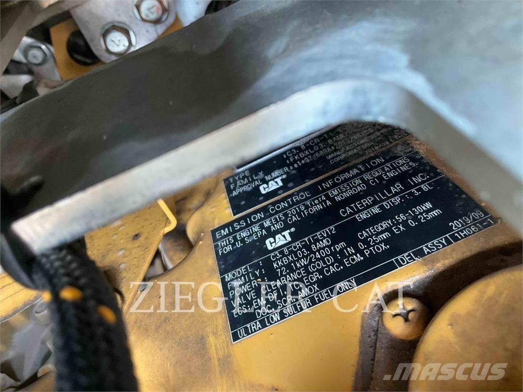 CAT 299D3 궤도식 로우더