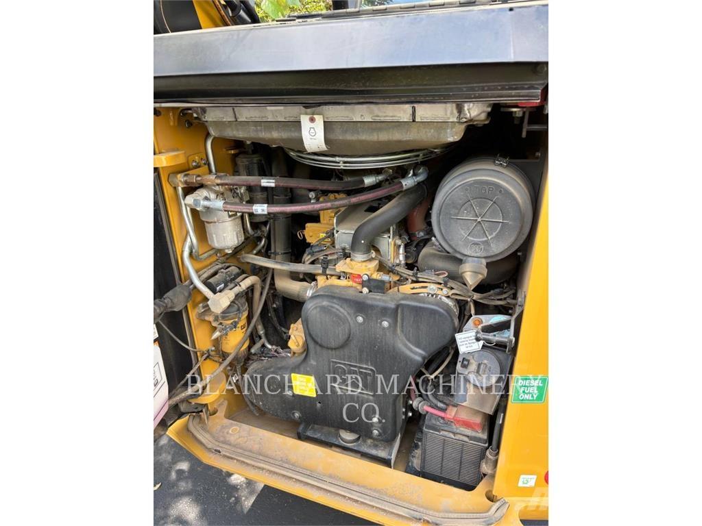 CAT 299D3 궤도식 로우더