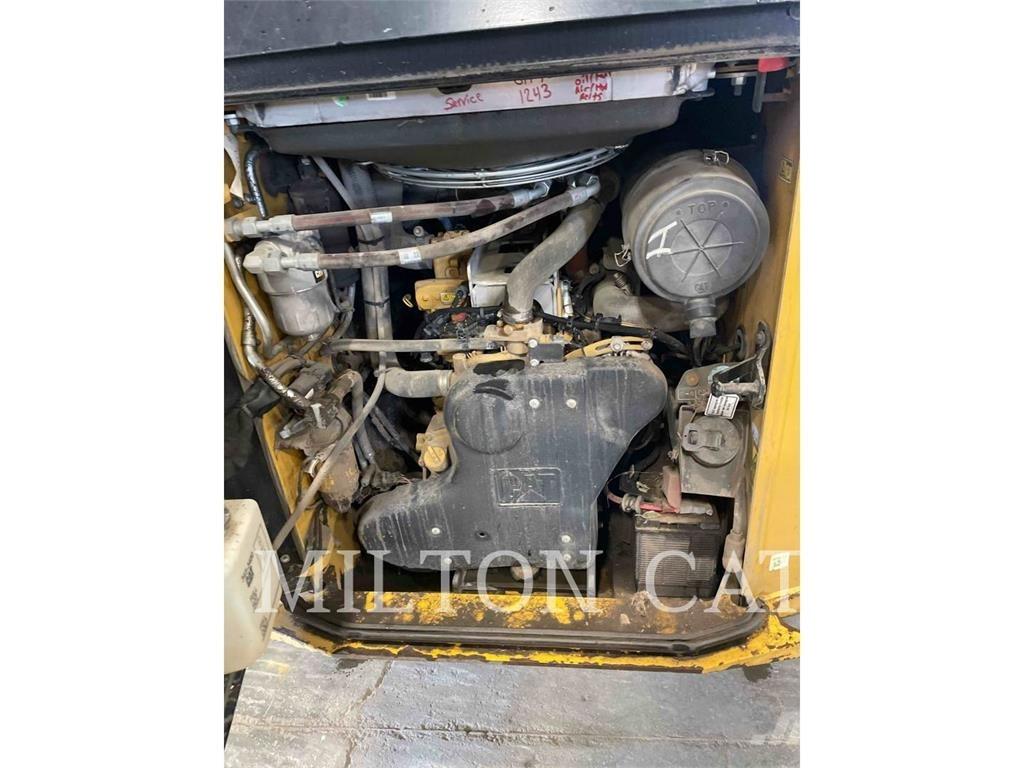 CAT 299D3 XE 궤도식 로우더