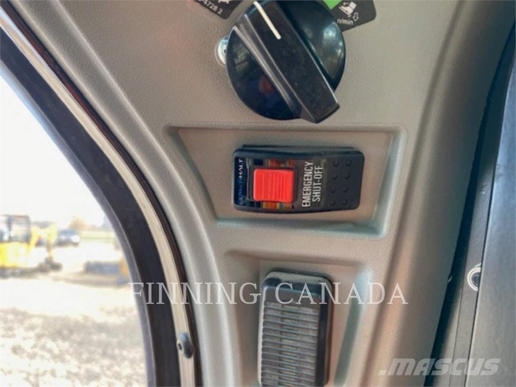 CAT 299D3 XE 궤도식 로우더