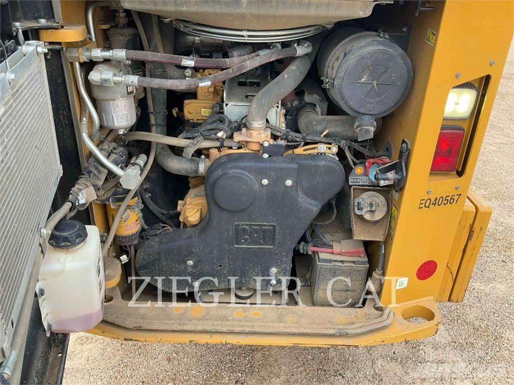 CAT 299D3XE 궤도식 로우더