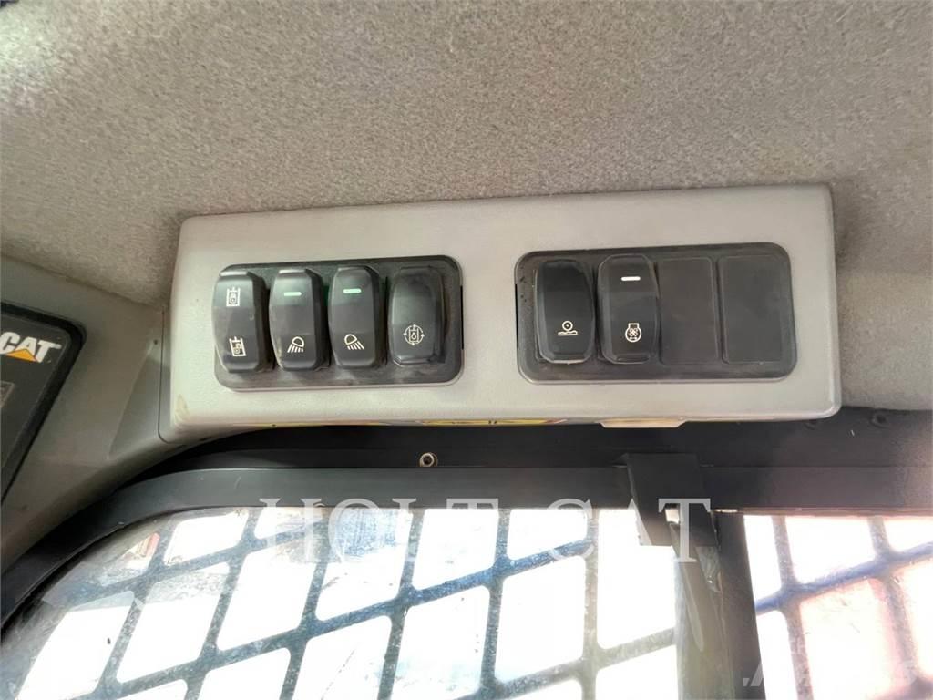 CAT 299D3XE 궤도식 로우더