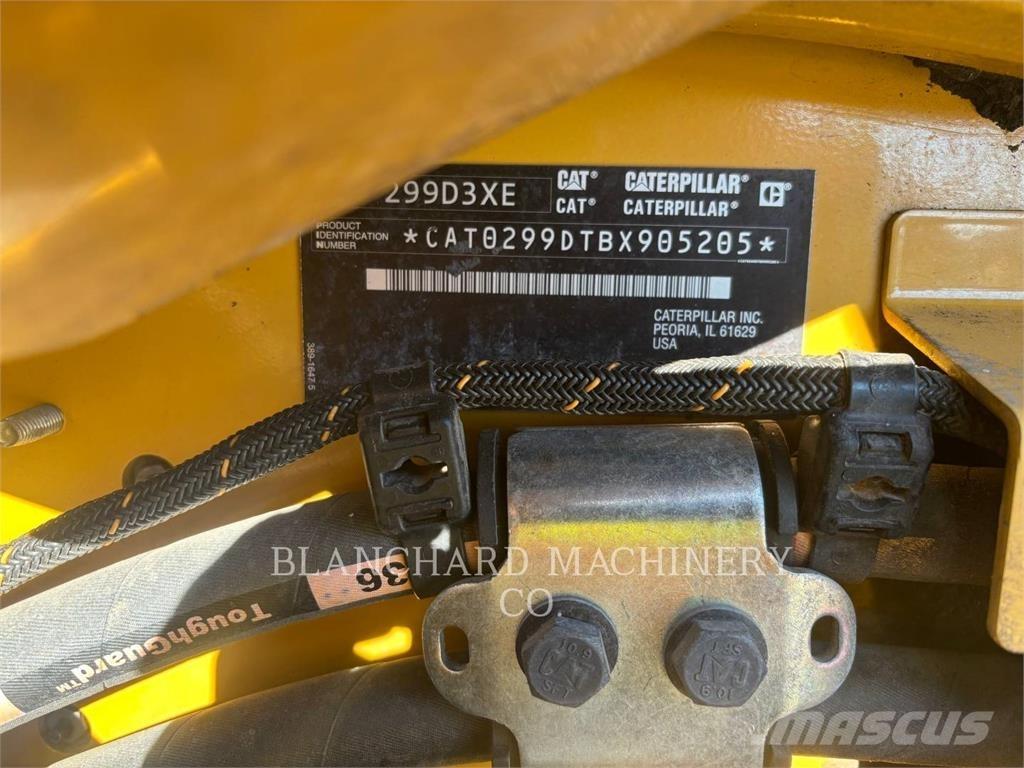 CAT 299D3XE 궤도식 로우더