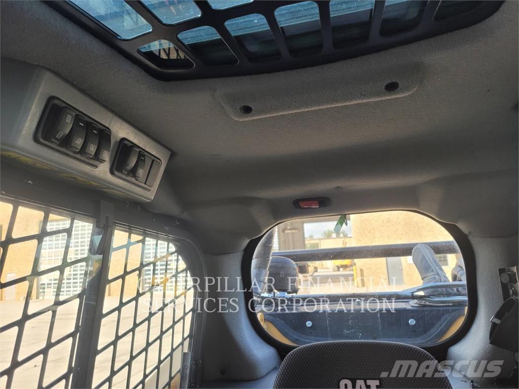 CAT 299D3XE 궤도식 로우더