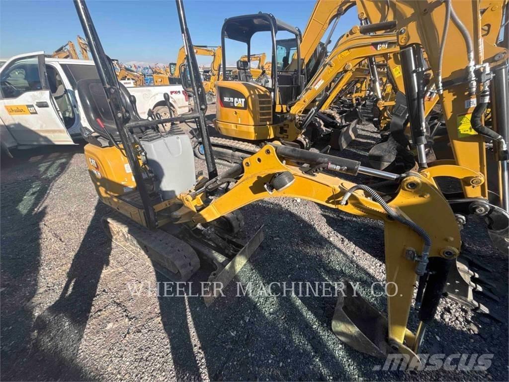 CAT 300.9D 대형 굴삭기 29톤 이상
