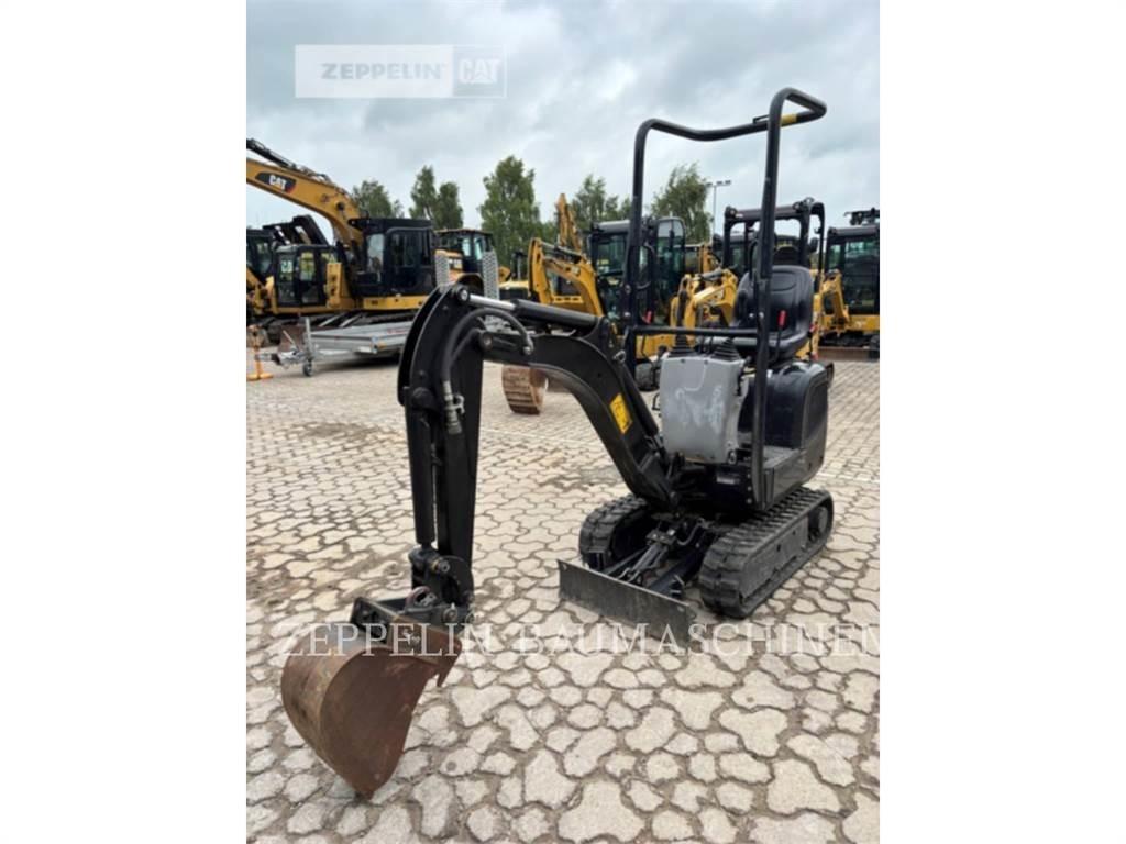 CAT 300.9D 대형 굴삭기 29톤 이상
