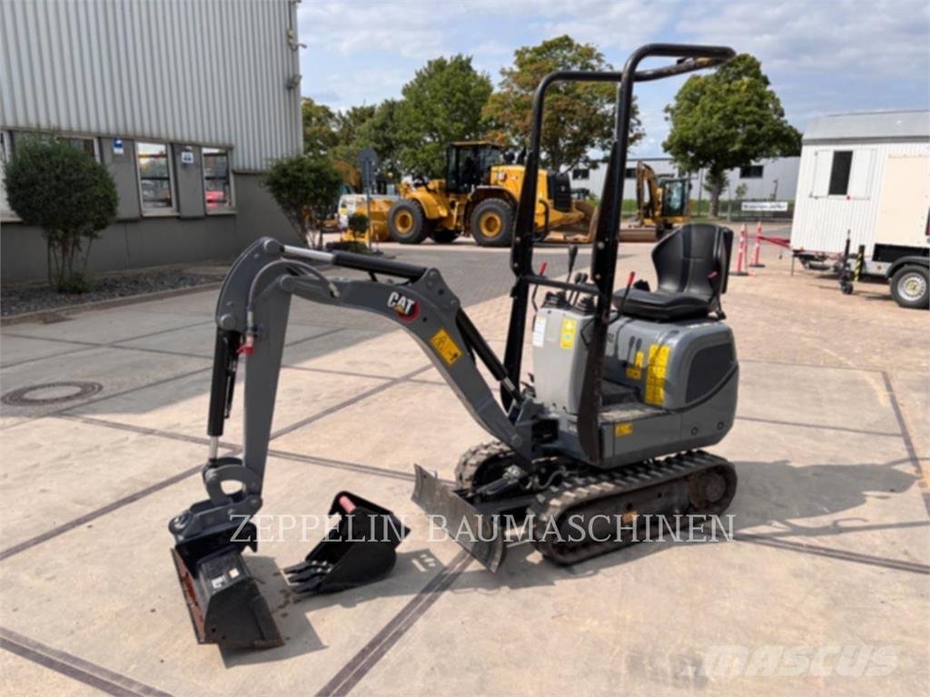 CAT 300.9D 대형 굴삭기 29톤 이상