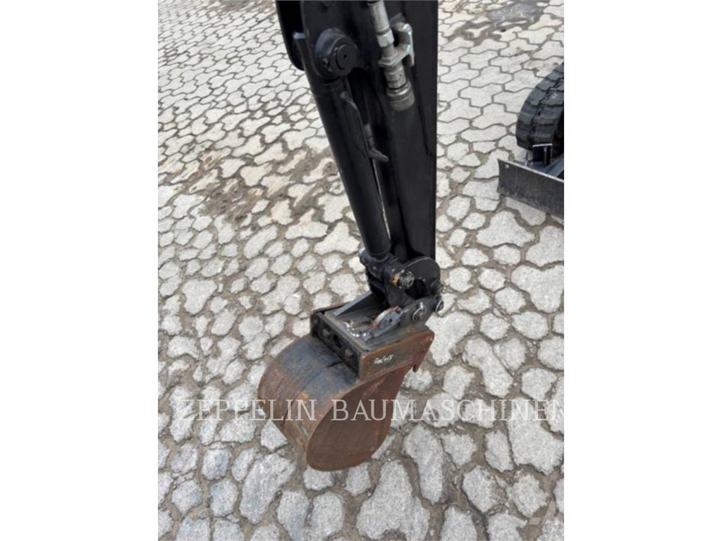 CAT 300.9D 대형 굴삭기 29톤 이상