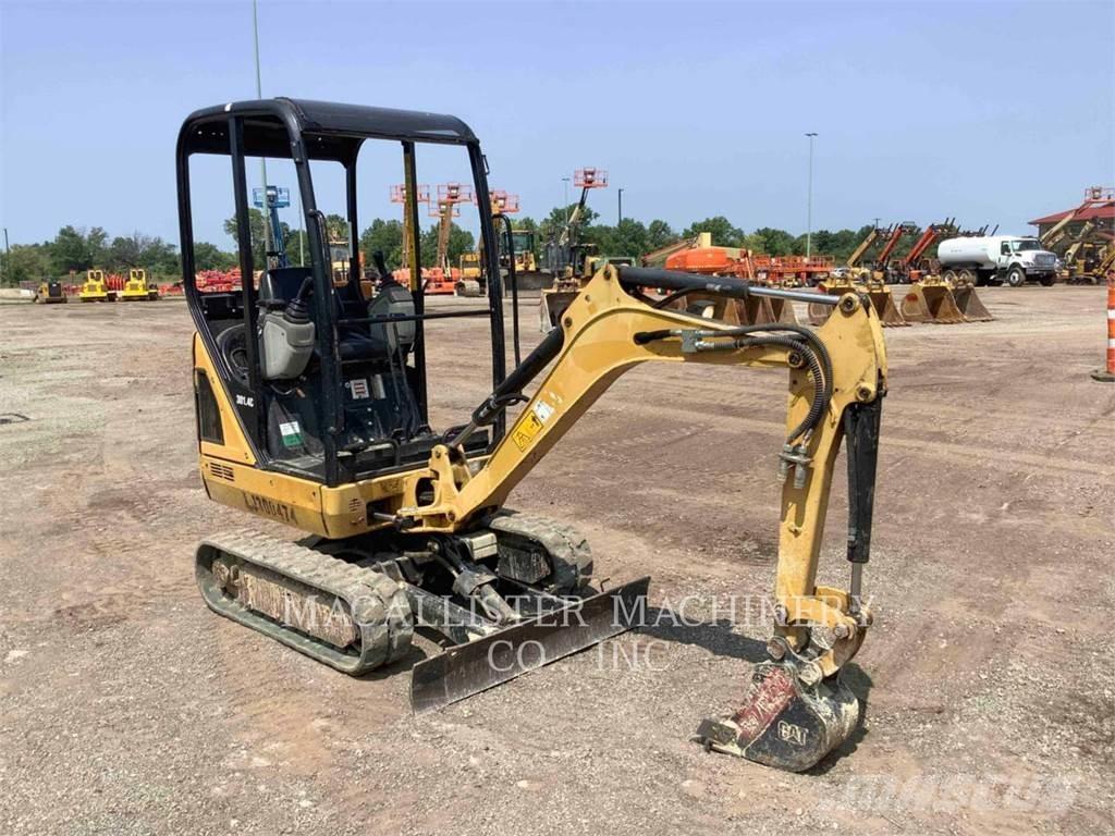CAT 301.4C 대형 굴삭기 29톤 이상