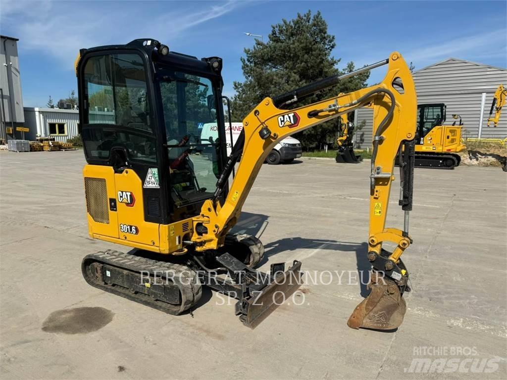 CAT 301.6 대형 굴삭기 29톤 이상