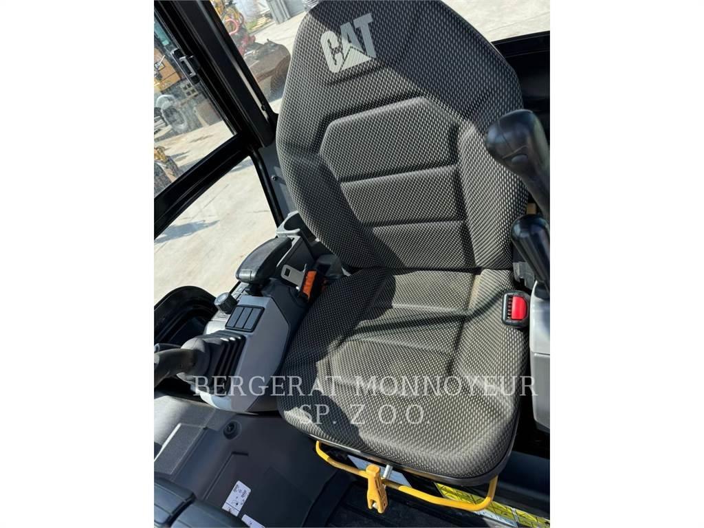 CAT 301.6 대형 굴삭기 29톤 이상