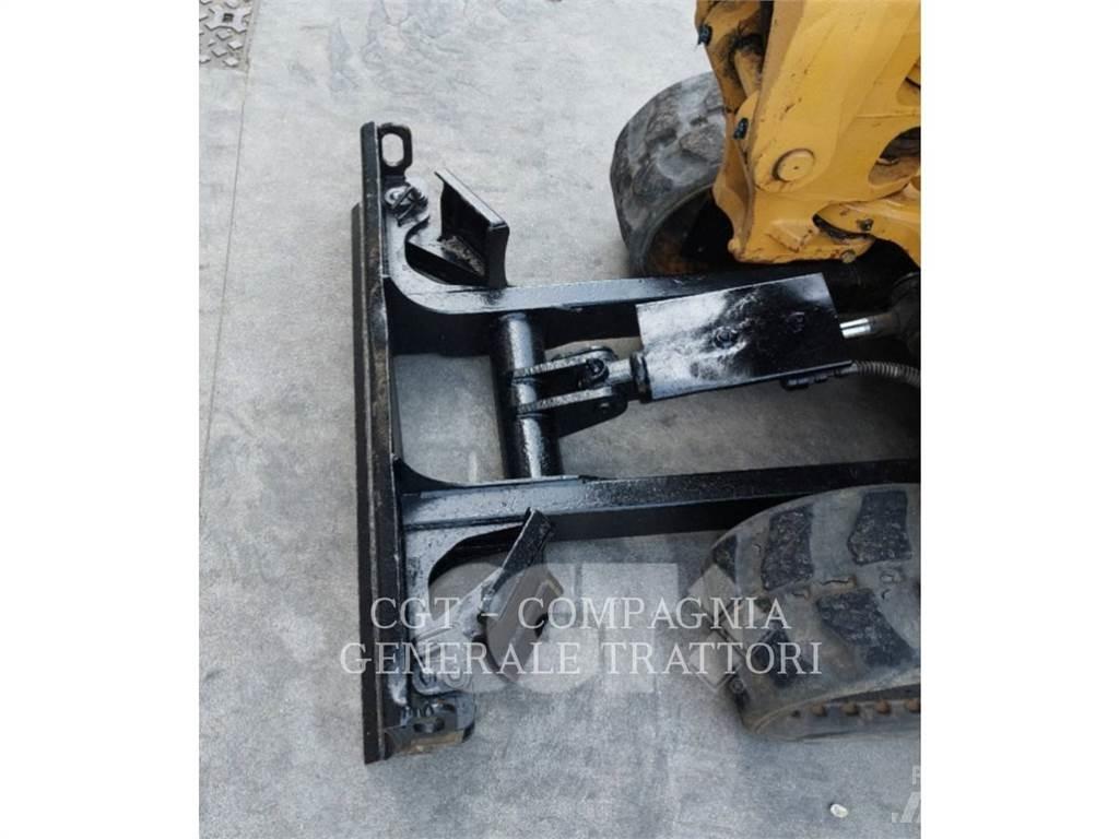 CAT 301.7 대형 굴삭기 29톤 이상