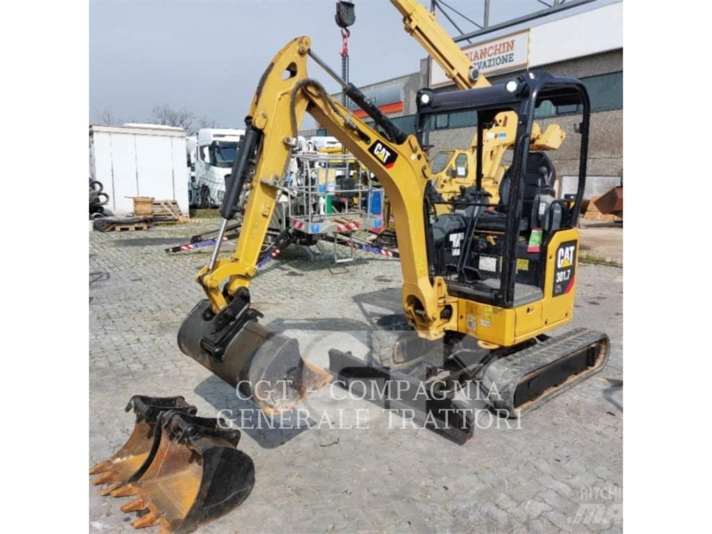 CAT 301.7 대형 굴삭기 29톤 이상