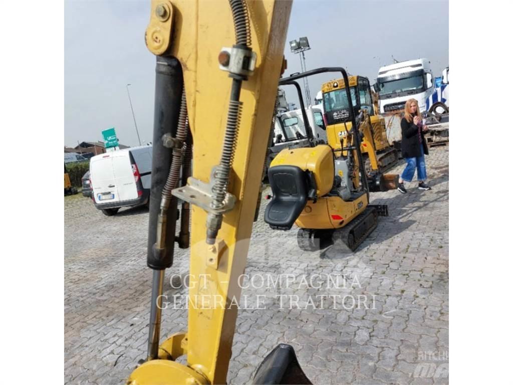 CAT 301.7 대형 굴삭기 29톤 이상
