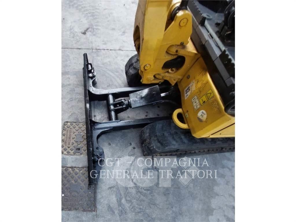 CAT 301.7 대형 굴삭기 29톤 이상
