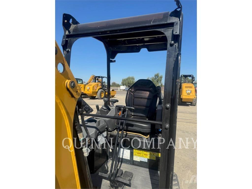 CAT 301.7 대형 굴삭기 29톤 이상