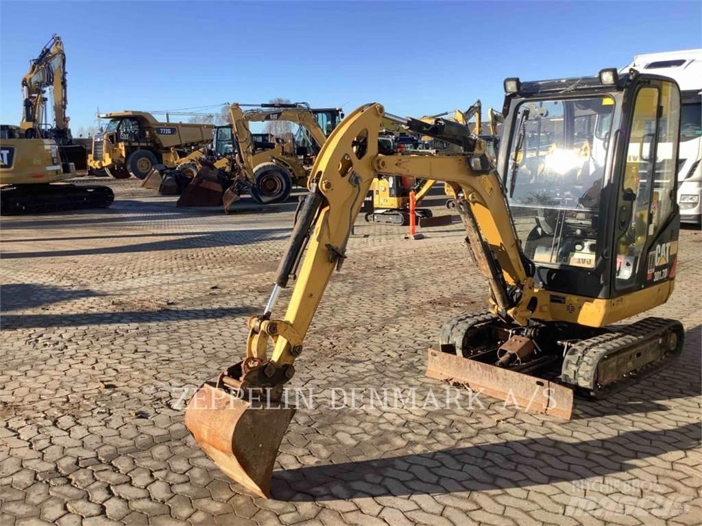 CAT 301.7D 대형 굴삭기 29톤 이상