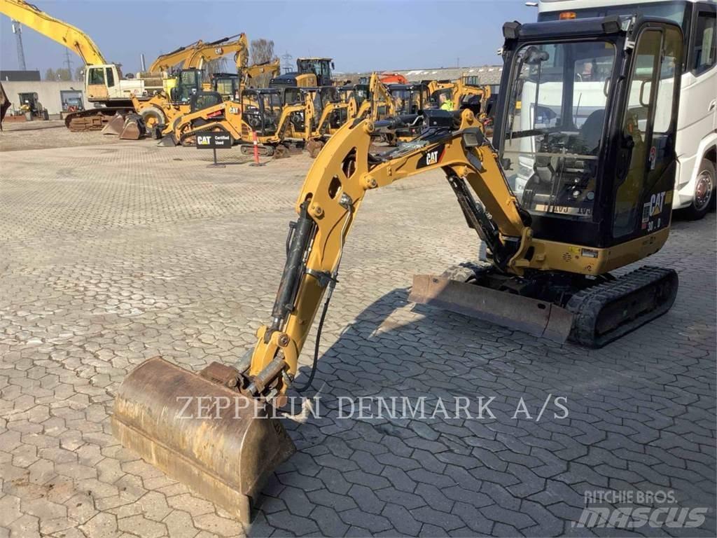 CAT 301.7D 대형 굴삭기 29톤 이상