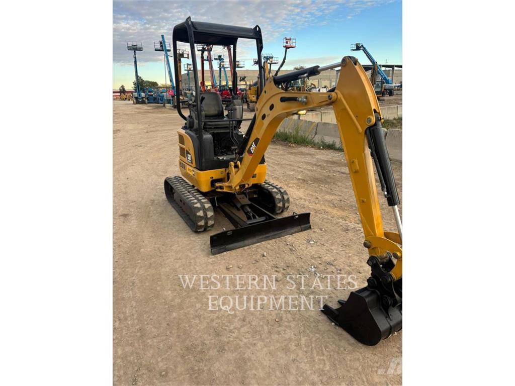 CAT 301.7D 대형 굴삭기 29톤 이상