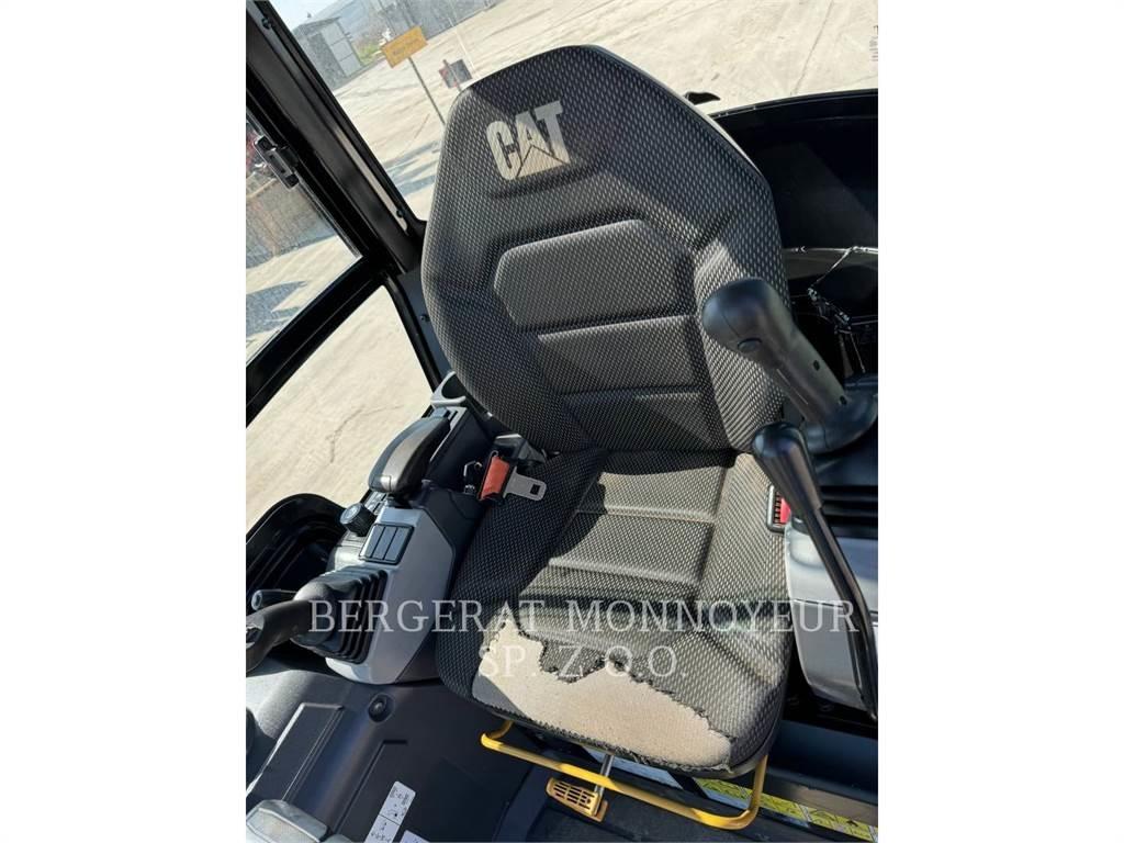 CAT 301.8 대형 굴삭기 29톤 이상