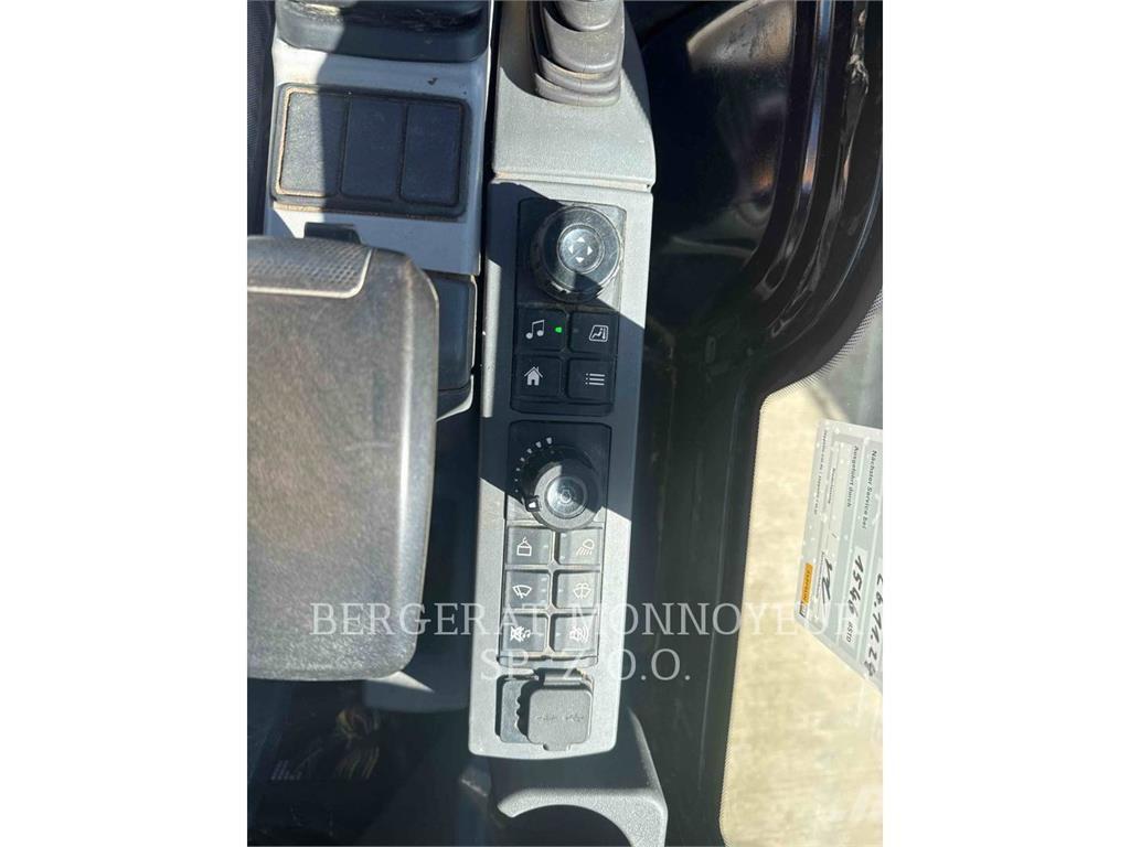 CAT 301.8 대형 굴삭기 29톤 이상