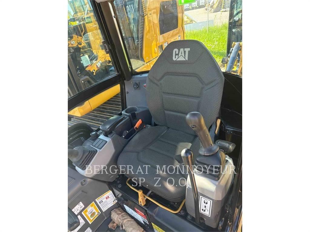 CAT 301.8 대형 굴삭기 29톤 이상