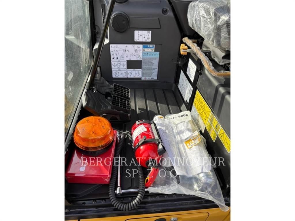 CAT 301.8 대형 굴삭기 29톤 이상