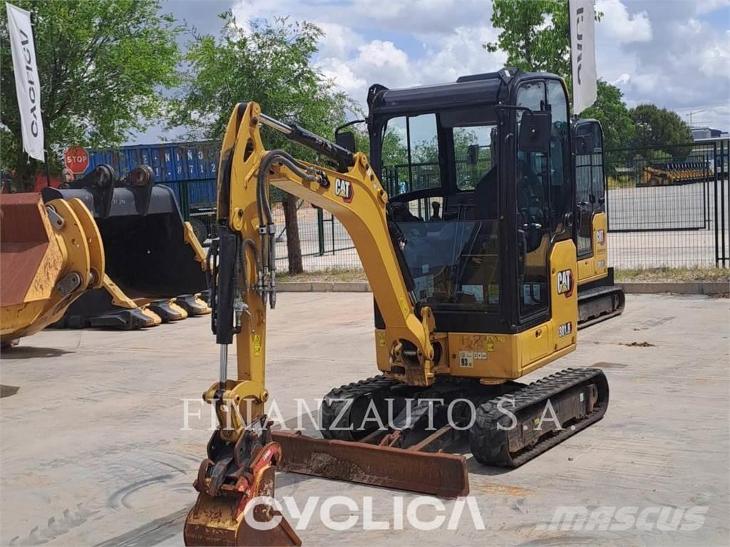 CAT 301.8 대형 굴삭기 29톤 이상